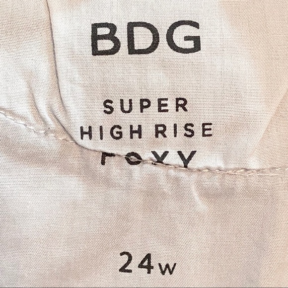 BDG Urban Blue Denim Shorts Foxy Hi-Waist 24 NWOT Sexy Butt Shorts Booty Lift - Picture 5 of 5